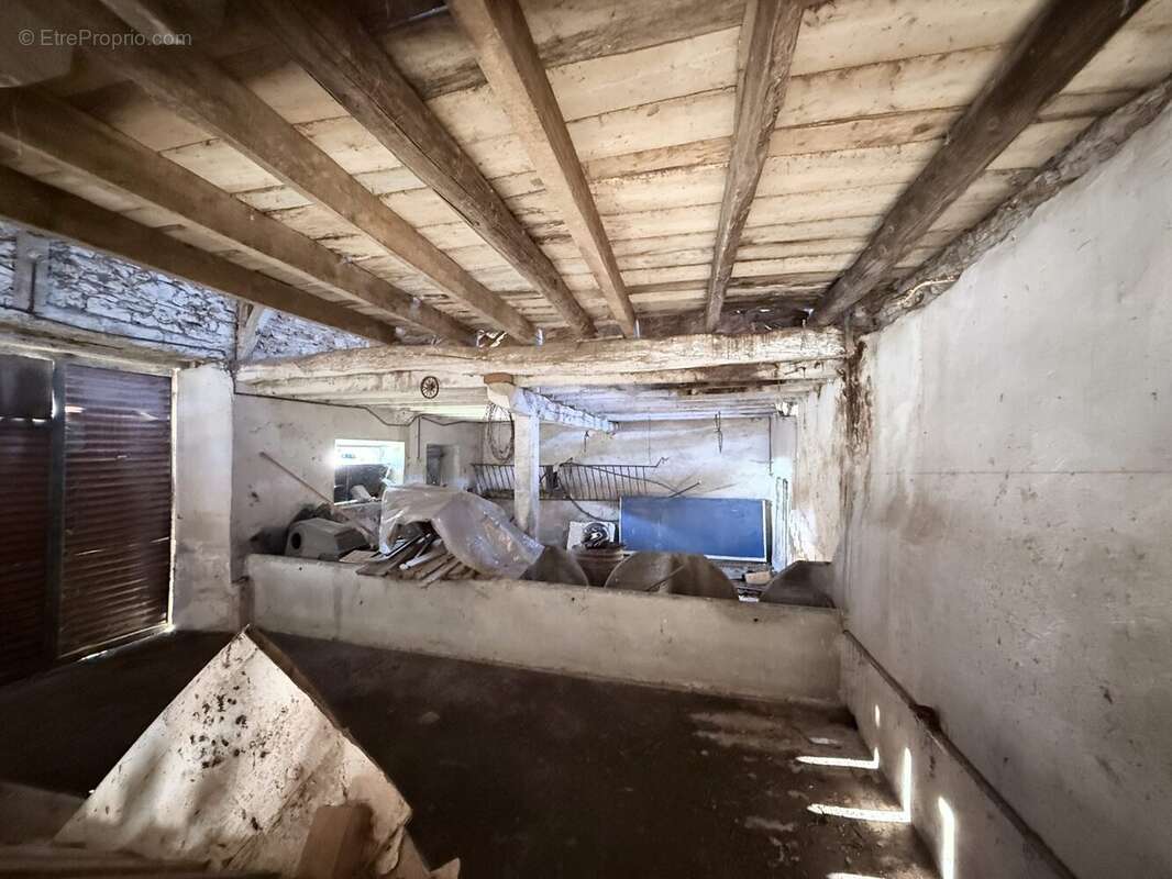 Maison 170 m² à Saint-Cernin-De-Larche  - photo 8