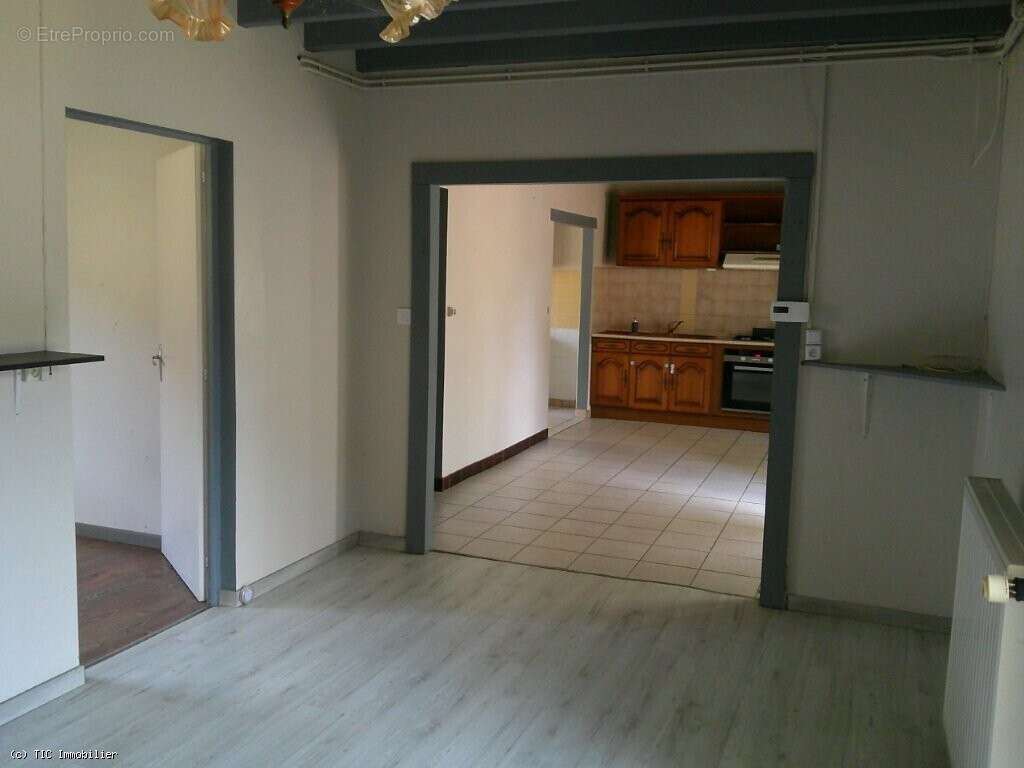 Maison de Campagne Avec Dépendances. Investissement Potentiel - photo 9
