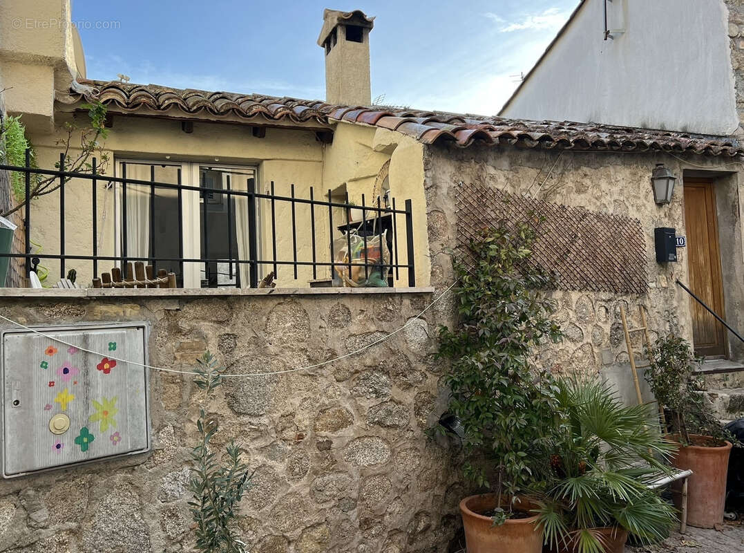 Maison à PLAN-DE-LA-TOUR