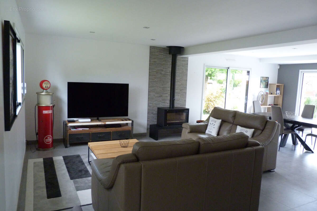 Maison à SAINT-PIERRE-DE-VARENGEVILLE