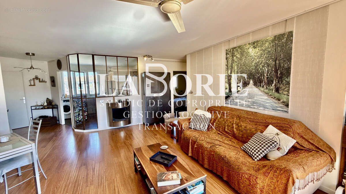 Appartement à VILLENEUVE-LES-AVIGNON