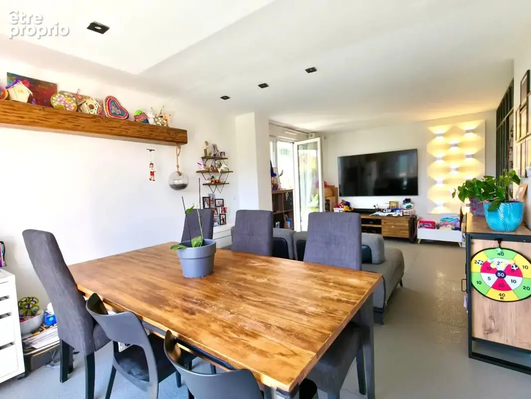 ST ROMAN, NICE OUEST – Maison individuelle 4P avec jardin, double garage et piscine dans la résidence - photo 9
