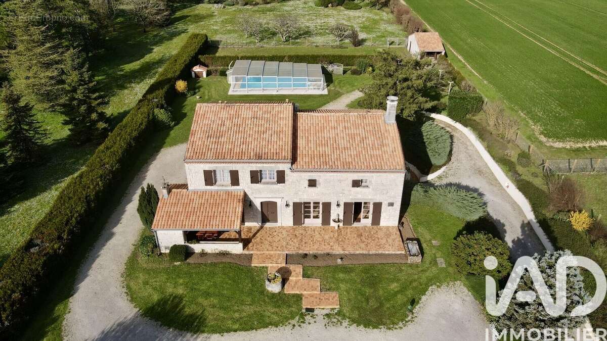 Photo 3 - Maison à JAULDES