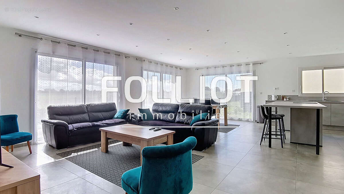 Maison à SAINT-MARTIN-DE-FONTENAY