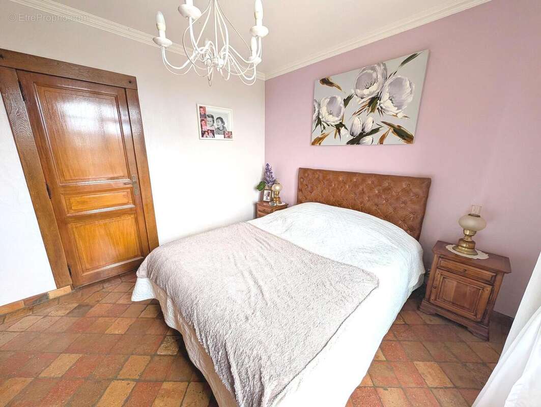Maison à LES CLAYES-SOUS-BOIS