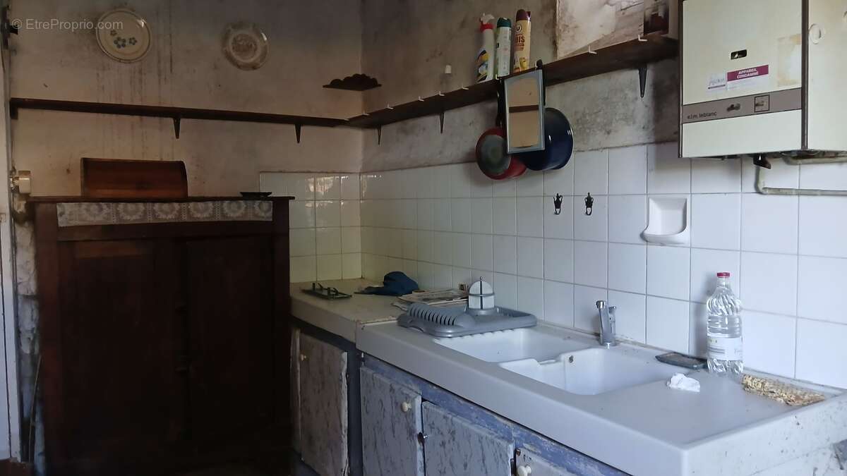 Maison à MONTMOREAU-SAINT-CYBARD