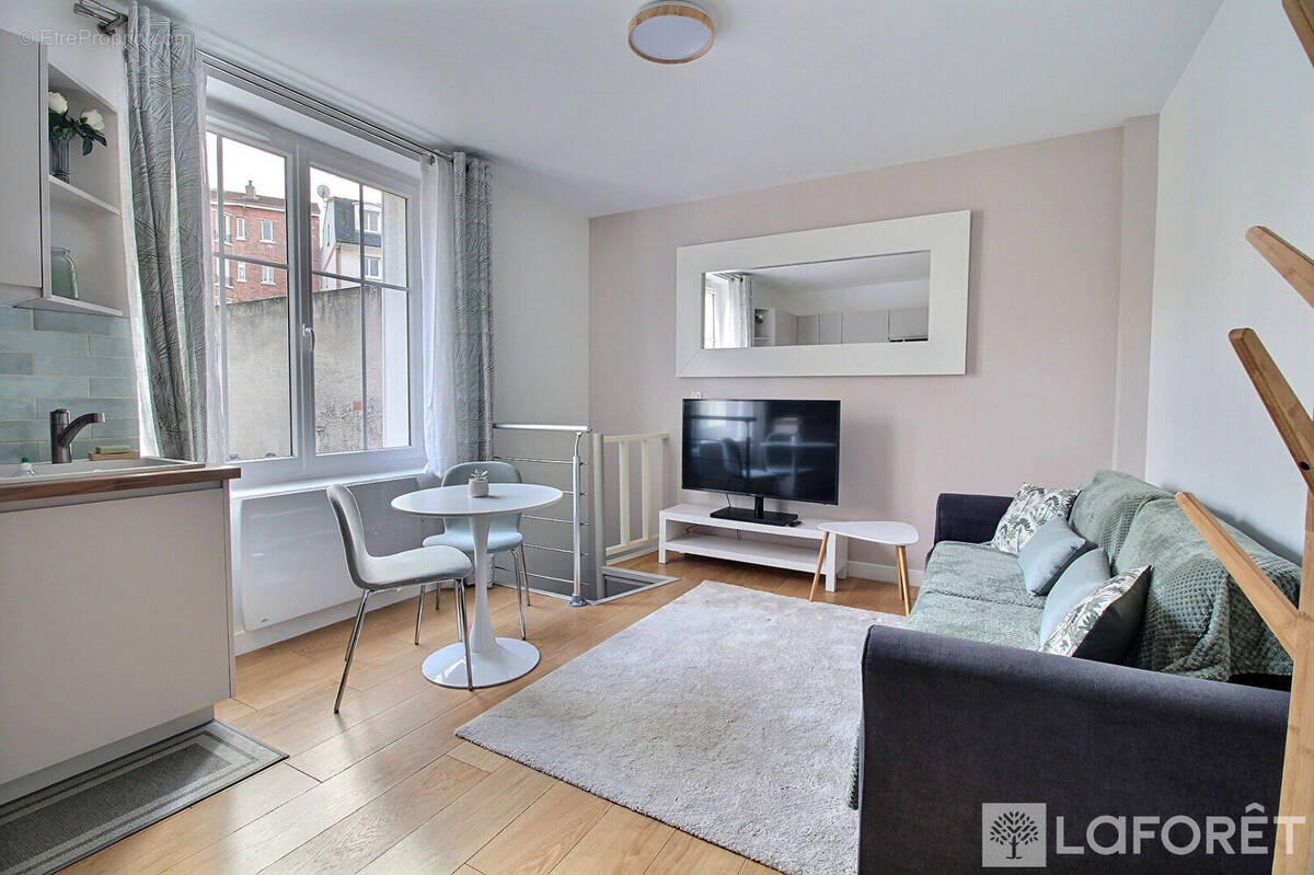 Appartement à LA GARENNE-COLOMBES