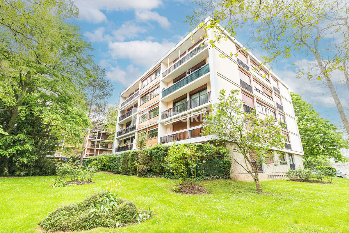 Appartement à CHILLY-MAZARIN