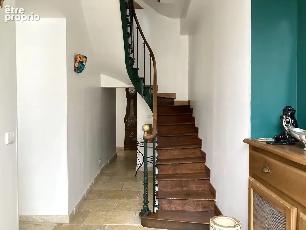 Maison de ville en pierre superbement présentée - photo 7