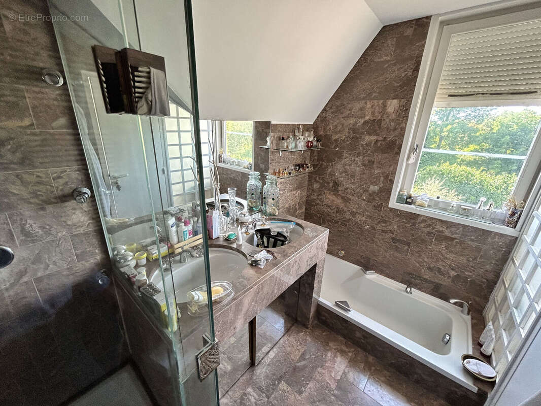 Maison à SAINT-CYR-AU-MONT-D'OR