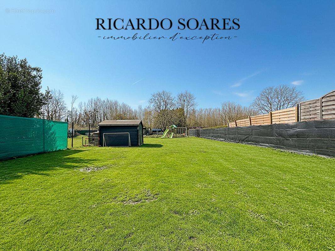 Maison à CHEVRIERES