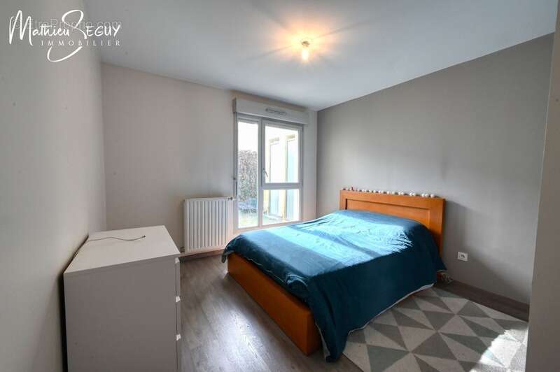 Appartement à THURINS