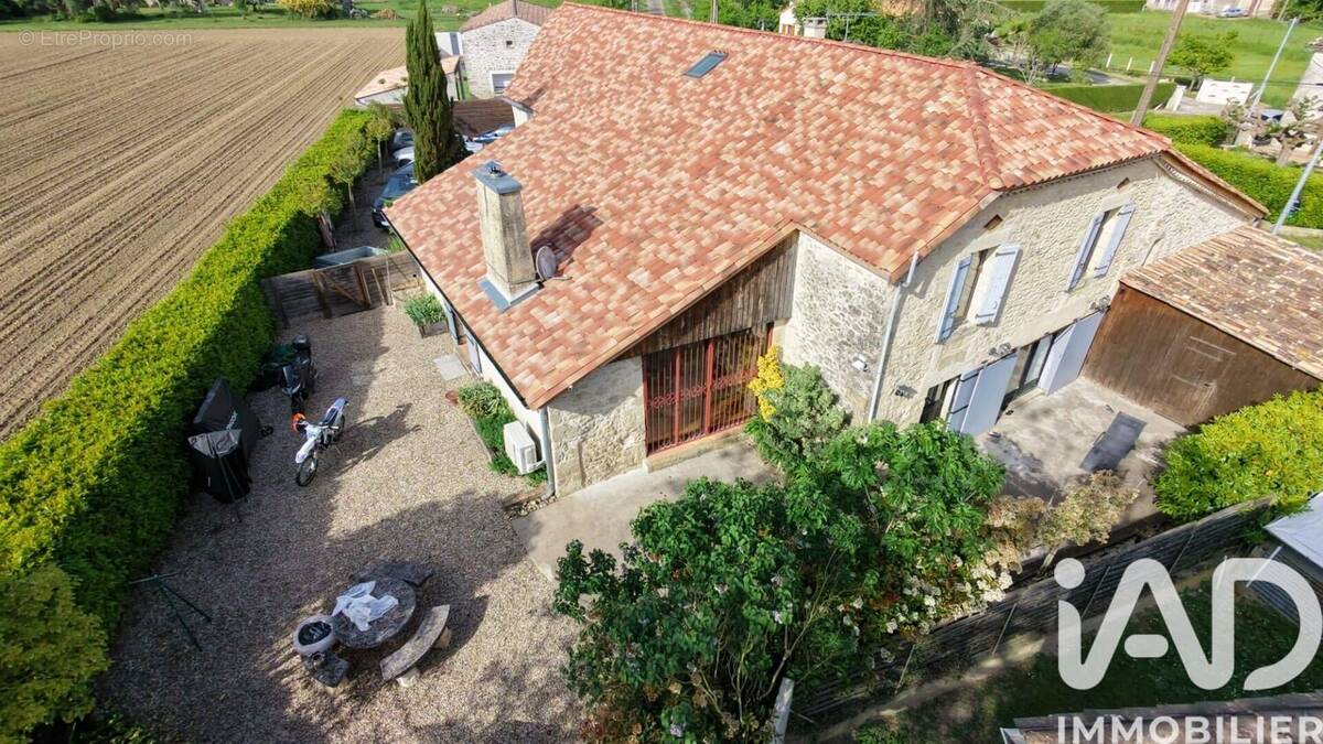 Photo 1 - Maison à SAINT-MARTIN-PETIT