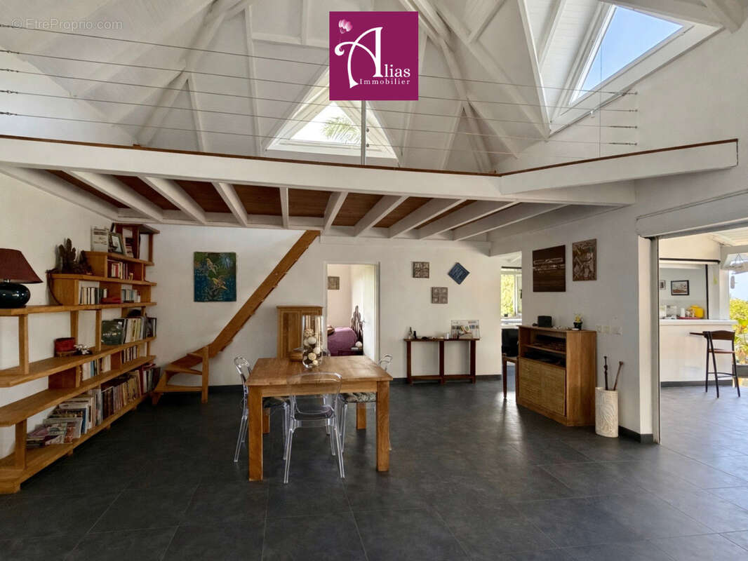 Maison à PETIT-BOURG