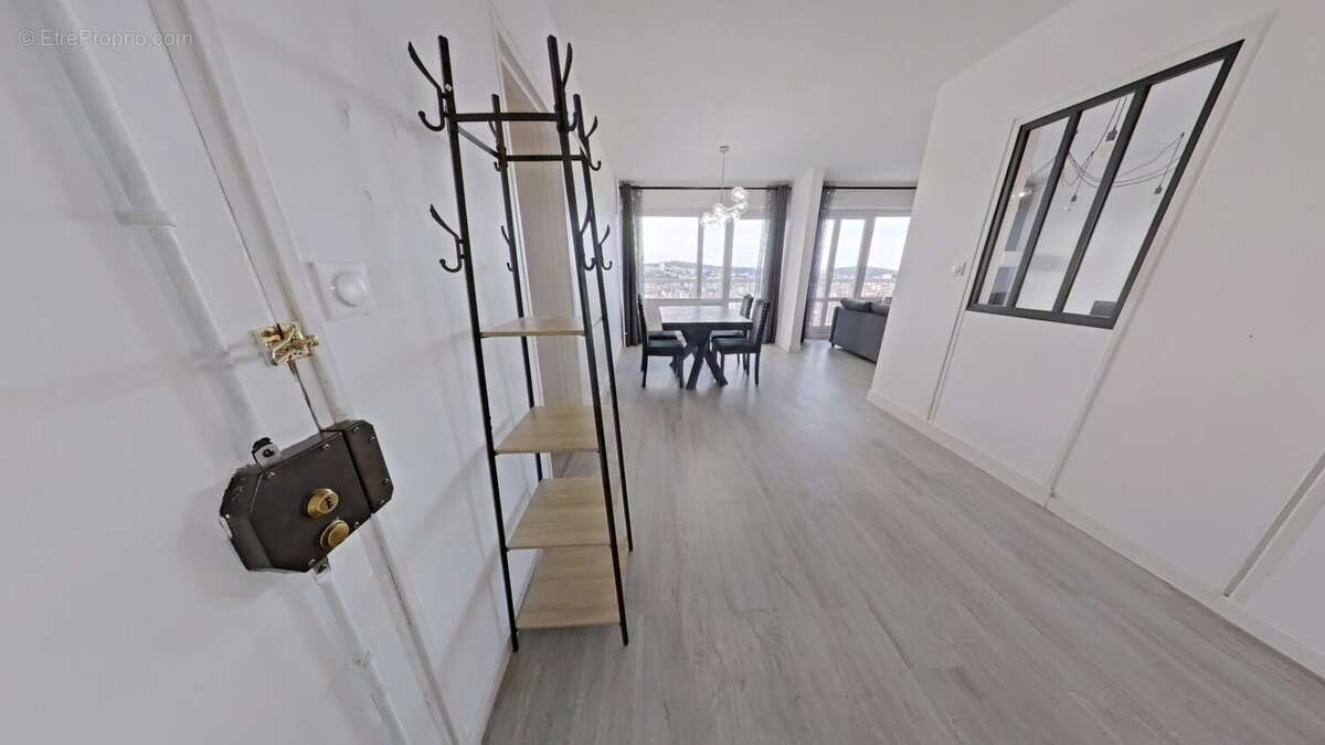 Appartement à SAINT-ETIENNE