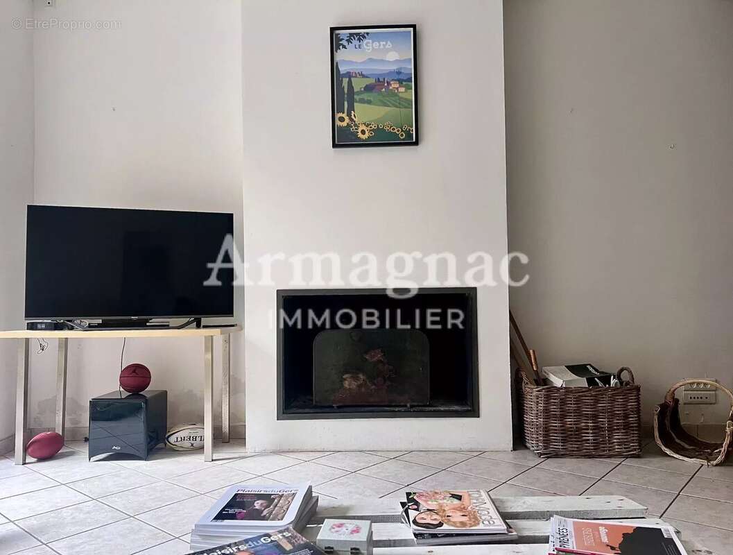 Maison à VIC-FEZENSAC