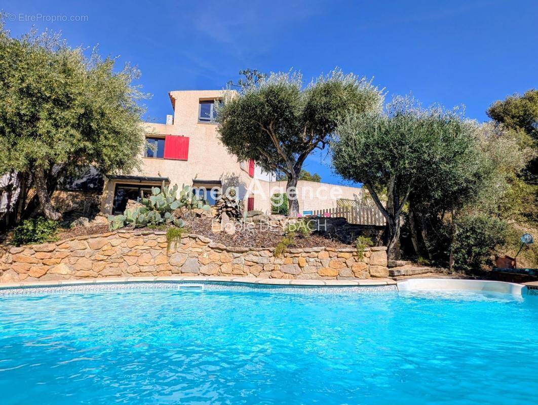 Maison à SAINT-LAURENT-DE-LA-CABRERISSE