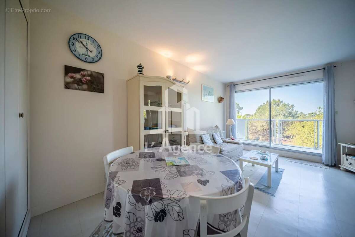 Appartement à VAUX-SUR-MER