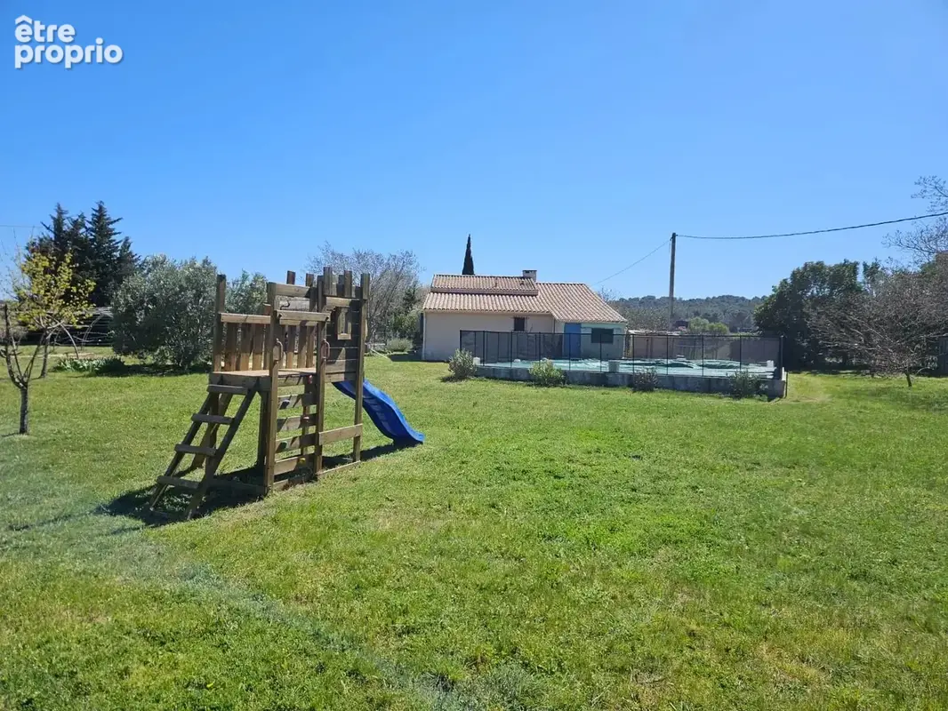 Lançon-Provence - 8400 m2 de terrain avec sa maison de 136 m2 et bien plus encore !!! - photo 3