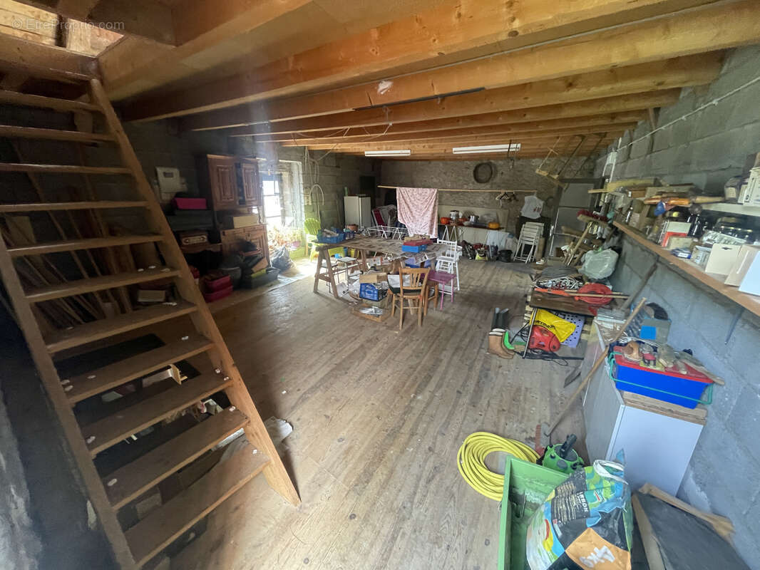 Appartement à ROCHEFORT-MONTAGNE