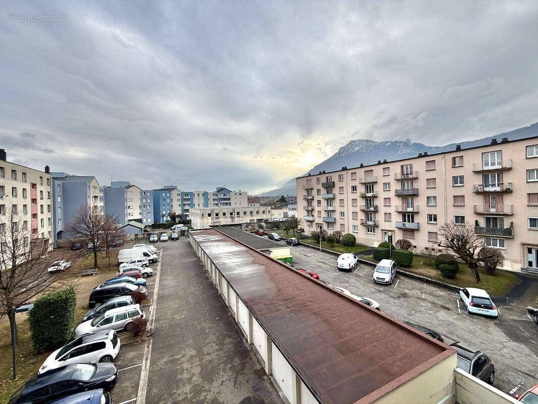 Appartement à FONTAINE