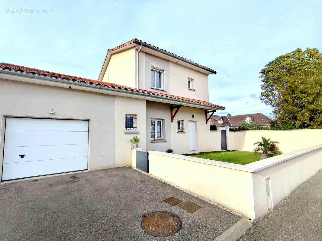 Maison à ROUSSILLON
