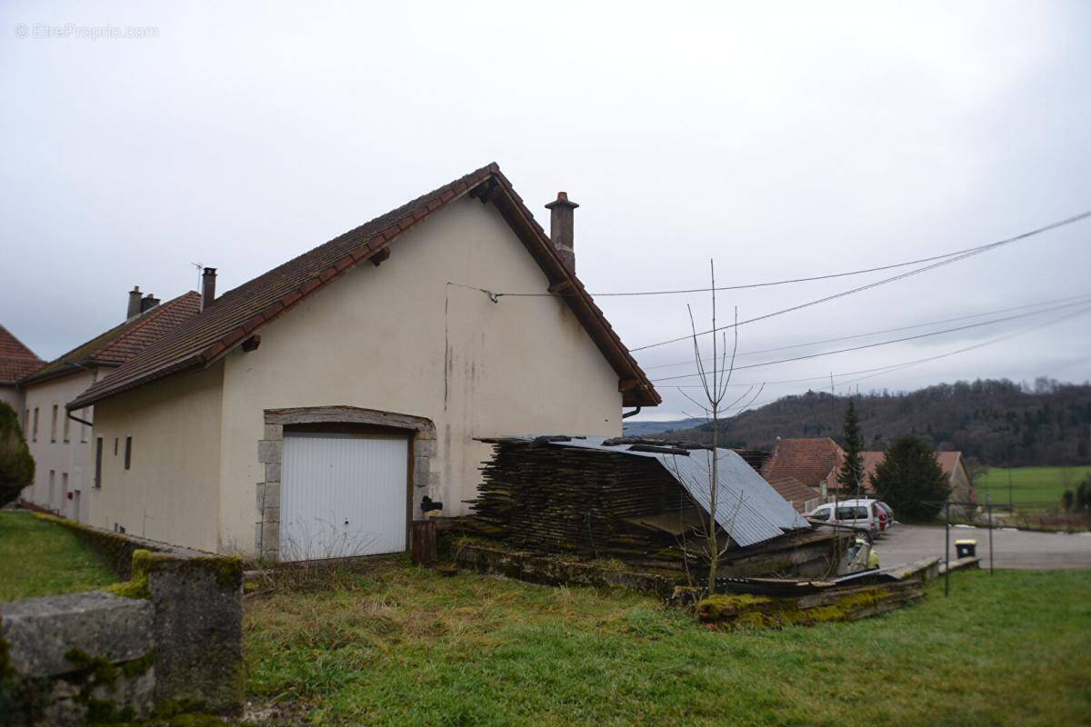 Maison à VYT-LES-BELVOIR