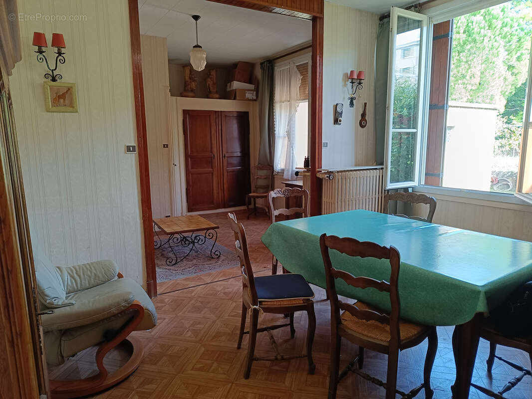 Maison à MONTELIMAR