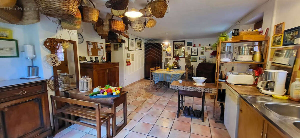 Maison à SAINT-LAURENT-DE-CERDANS