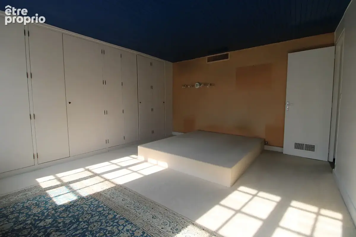 Maison de + 210 m2 avec dépendances (2nde maison) sur terrain de +/- 2500 m2 - photo 16