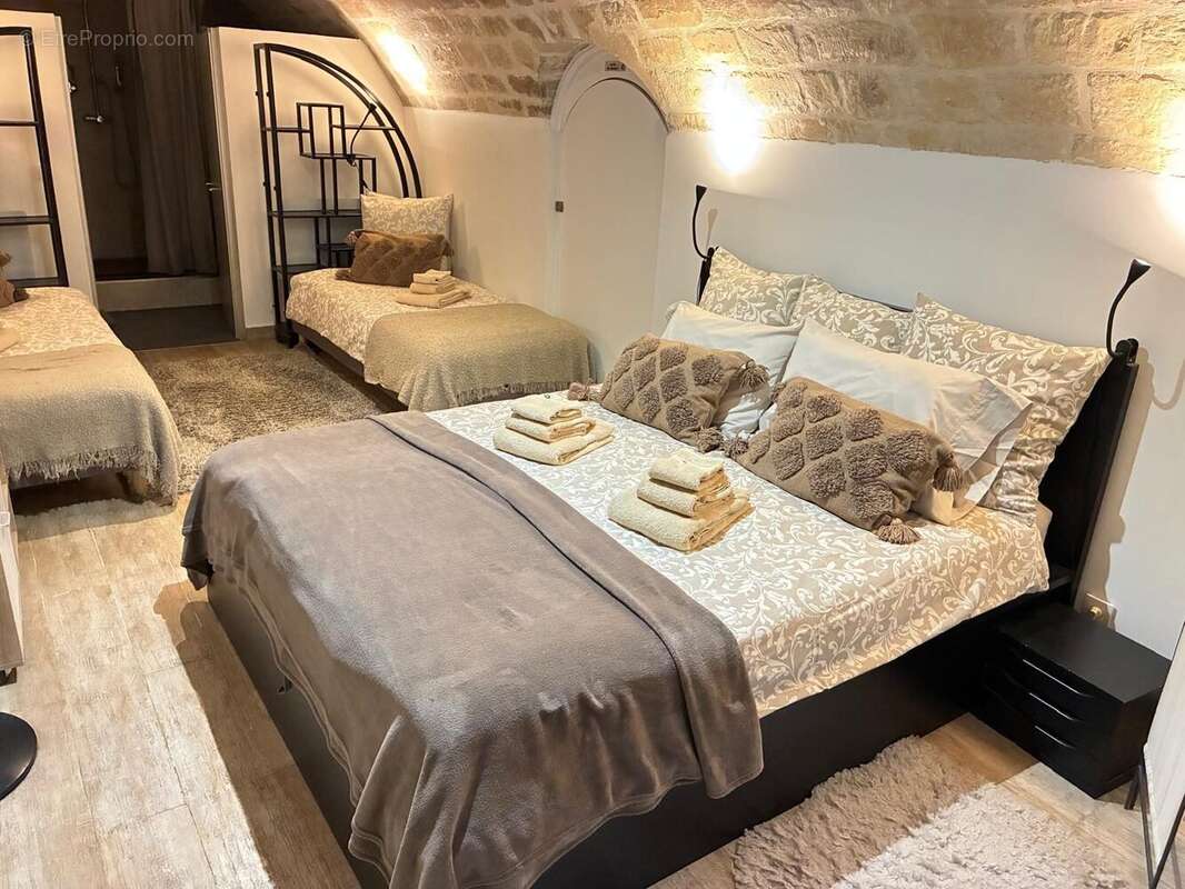 Commerce à PARIS-17E