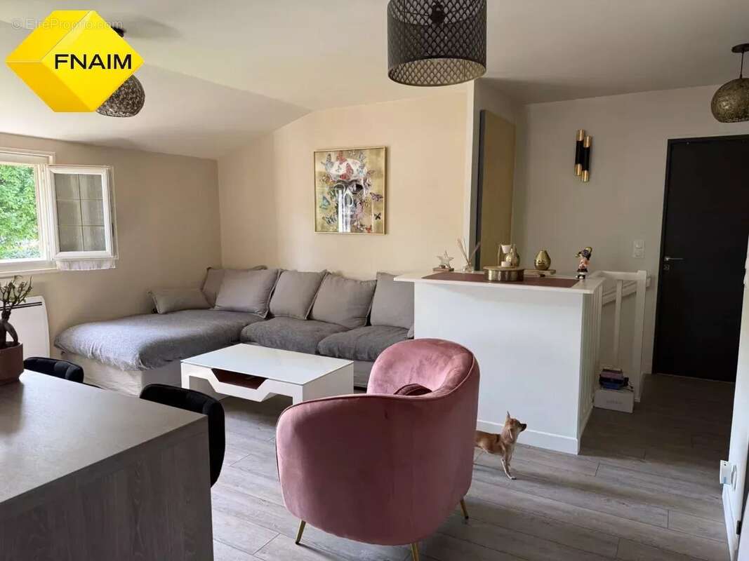 Appartement à SAINTE-GENEVIEVE-DES-BOIS