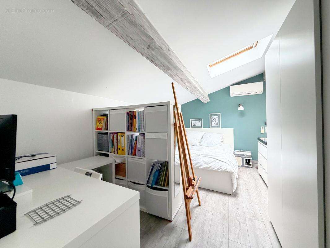 Duplex atypique de 74 m2, dernier étage avec terrasse SUD et garage – Cannes, Quartier résidentiel au calme - photo 15