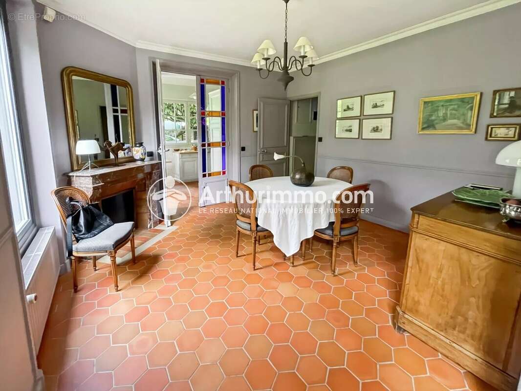 Maison à SOISY-SUR-SEINE