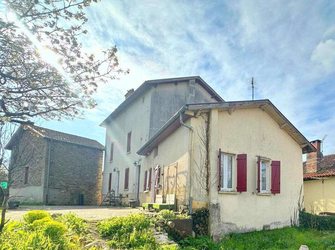 Maison à LIVINHAC-LE-HAUT