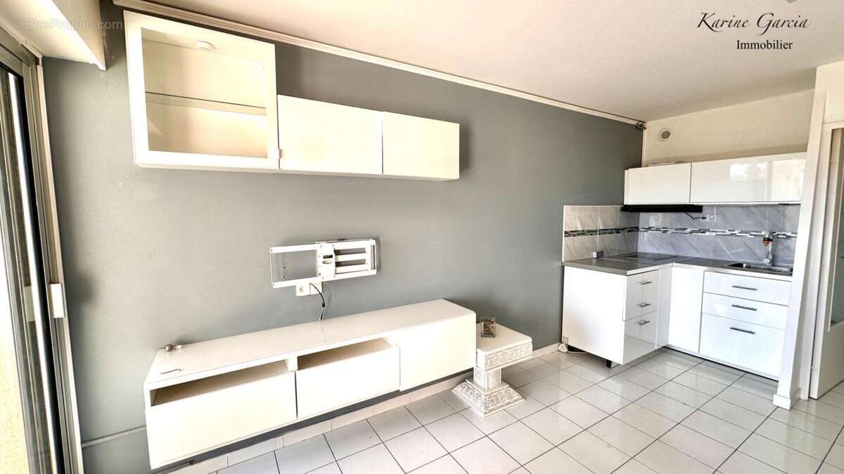 Bandol - proximite centre ville et commerces - studio 24 m² - parking privatif - photo 3