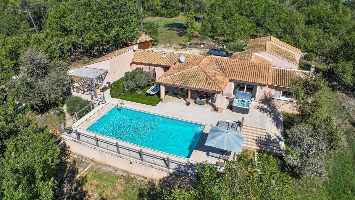 Maison à SAINT-MAXIMIN-LA-SAINTE-BAUME