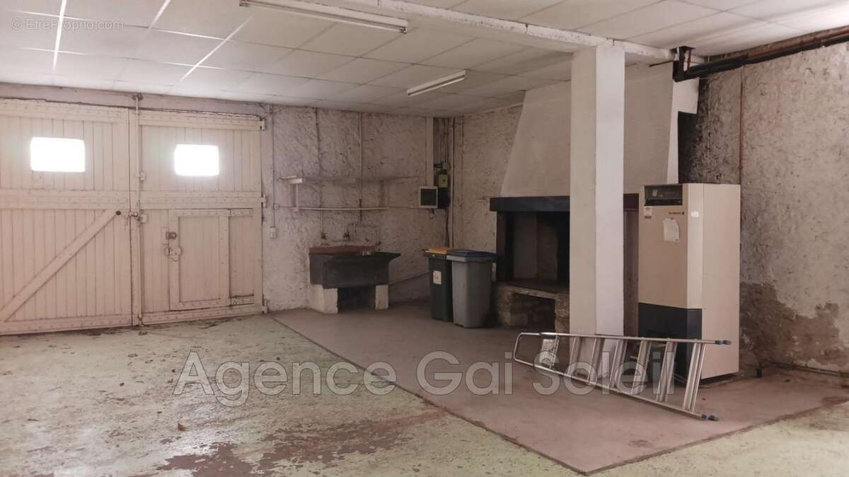 Maison à NISSAN-LEZ-ENSERUNE