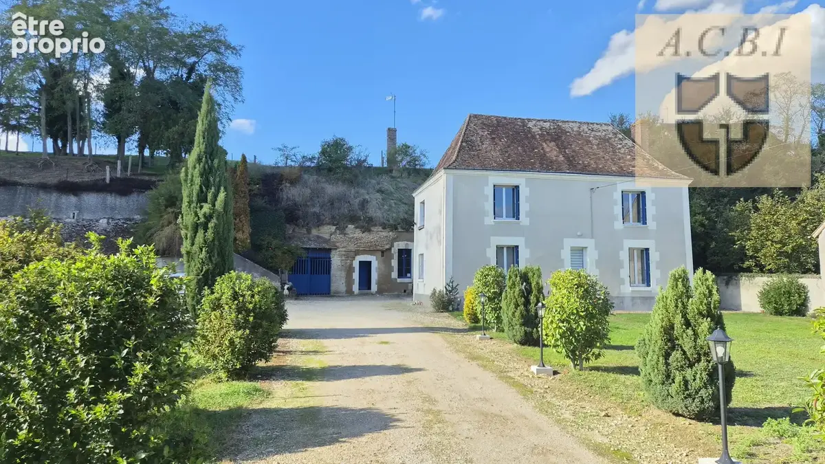 Maison ancienne de charme avec caves troglodytiques et jardin clos - photo 2