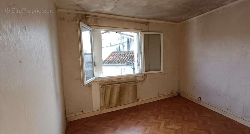 Maison à vendre 3 pièces  (16 ST MICHEL) avec 1 étage et 1 garage. Avec 2 chambres - photo 8
