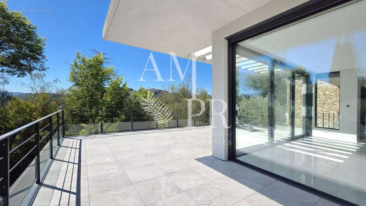 Maison à MOUGINS