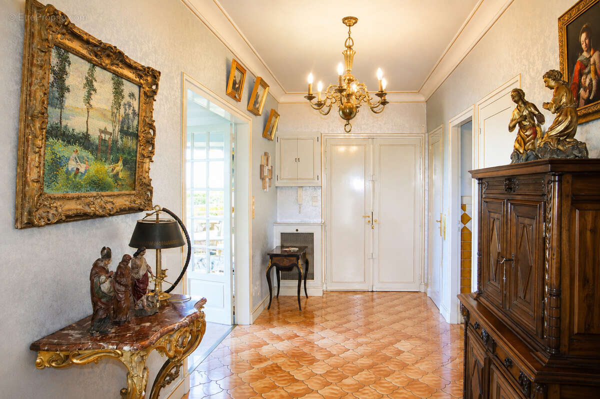 EXCLUSIF - CAUDERAN - PARC BORDELAIS - T5 (144m2) avec Grand balcon - Cave et Parking - photo 6