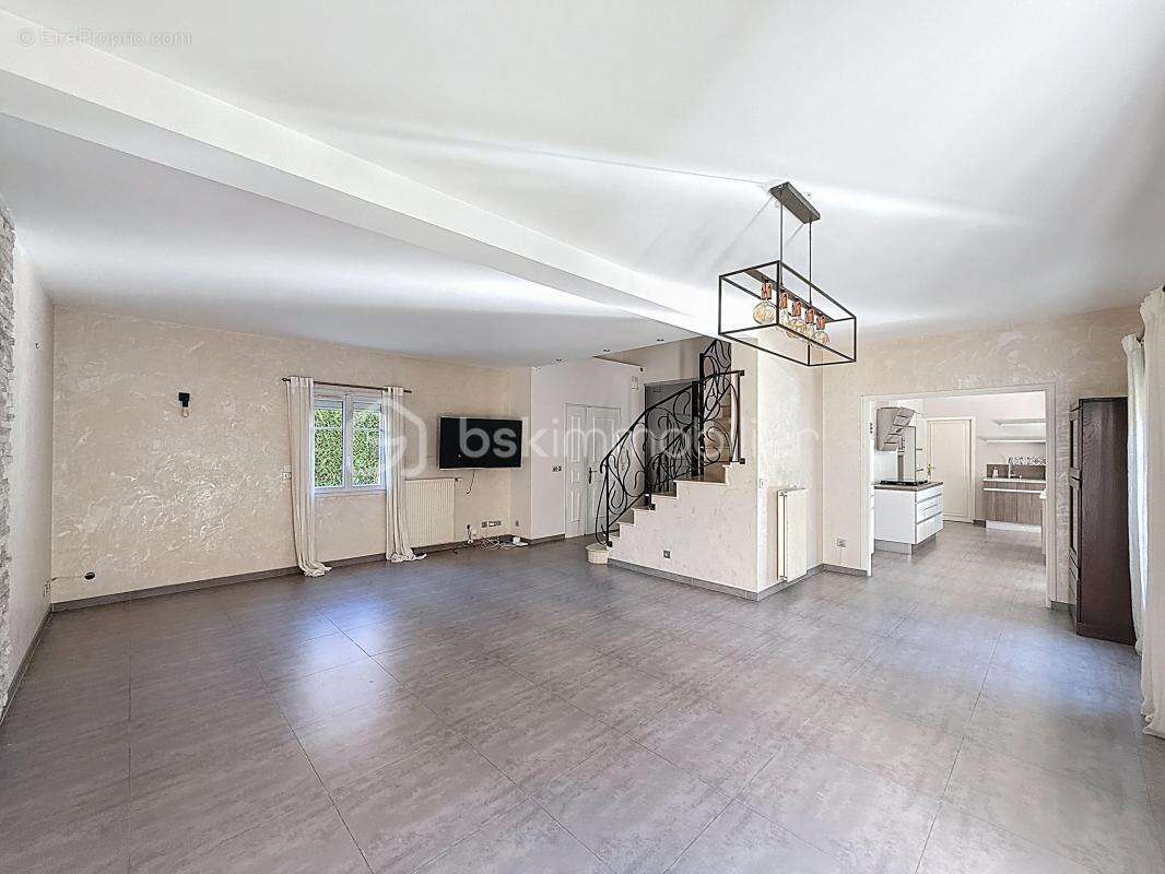 Maison à LES PAVILLONS-SOUS-BOIS