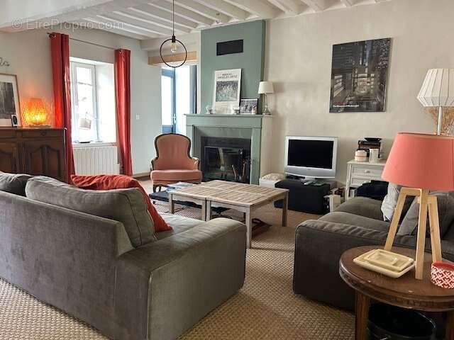 Maison à BEAUMONT-LES-AUTELS