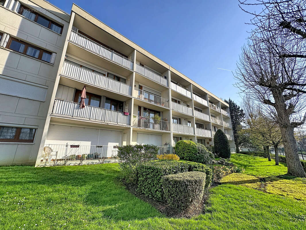 Appartement à CHILLY-MAZARIN
