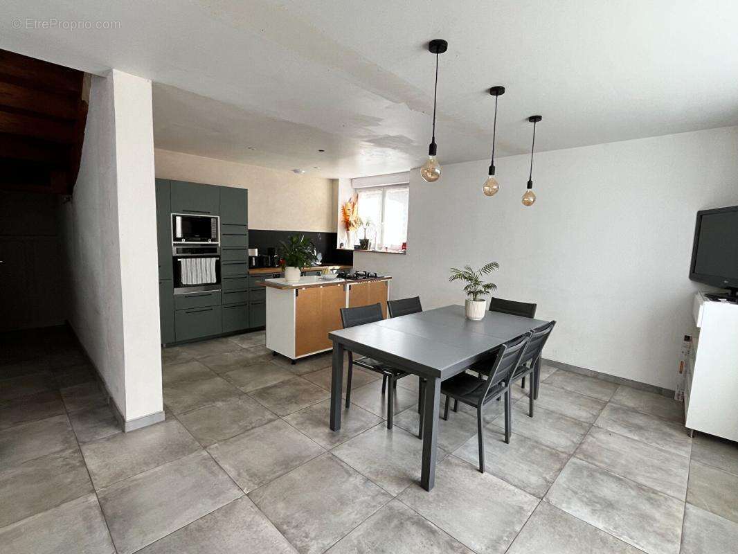 Maison  en pierres  5 pièce(s) 105 m2 22250 sevignac - photo 3