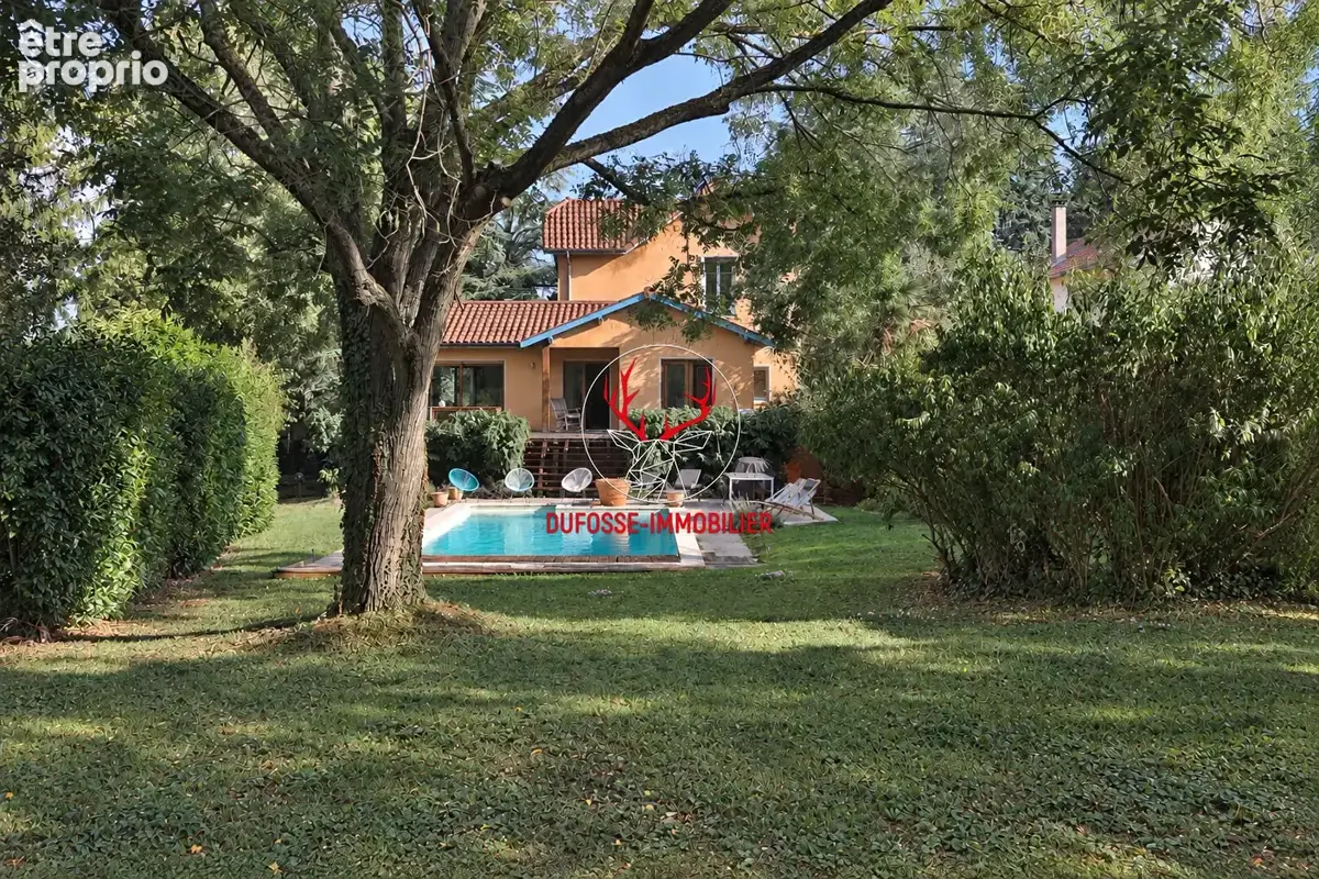 SAINTE-FOY-LÈS-LYON : Propriété de caractère avec piscine - photo 3