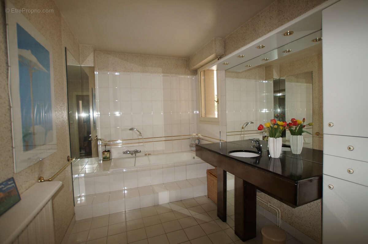 Maison à BURES-SUR-YVETTE