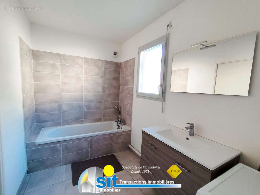 Appartement à PONT-EVEQUE