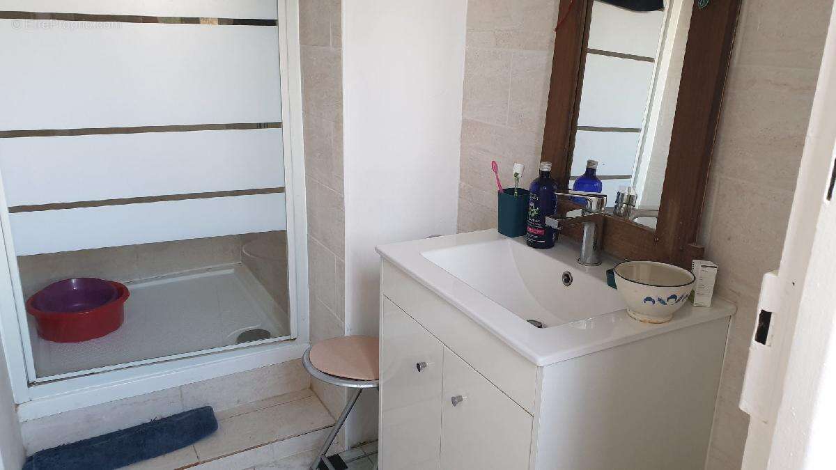 Appartement à SAINT-LEONARD-DE-NOBLAT